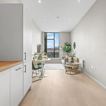 New York Style One Bed Apartment