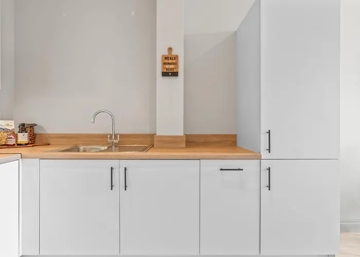 New York Style One Bed *